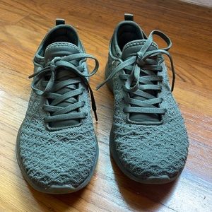 APL Shoes